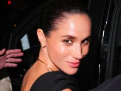 Meghan Markle faz sua semana de estilo Paris lançada em todo o branco. Veja as fotos Meghan Markle, duquesa de Sussex participa do show Balenciaga Womenwear Spring/Summer 2026 como parte da Paris Fashion Week em 04 de outubro de 2025 em Paris, França.