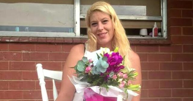 Meninas adolescentes fazem confissão chocada sobre a morte da mãe Kristie McBride, 39, foi encontrada sofrendo graves feridas de faca e foi levada às pressas para o Hospital Wollongong em estado crítico.