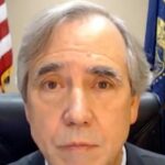 Merkley: O desligamento é culpa do Partido Republicano porque eles não 'se revertem'