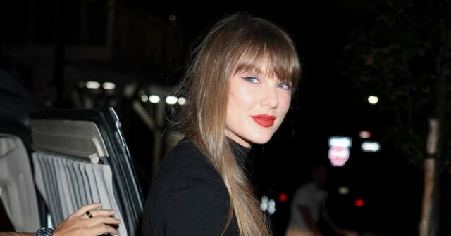 Taylor Swift traz seu clássico Red Lip para um encontro noturno em Nova York com Travis Kelce