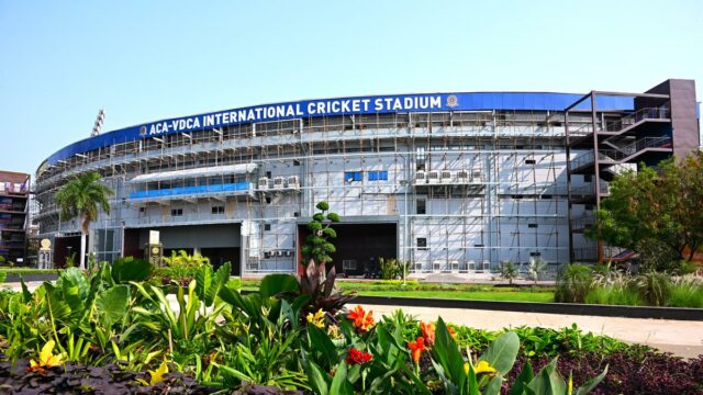 Mithali Raj, Ravi Kalpana para realmente ter estandes chamados depois de Visakhapatnam Cricket Arena 

