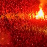 Um sinalizador foi lançado no primeiro show do Oasis em Melbourne.