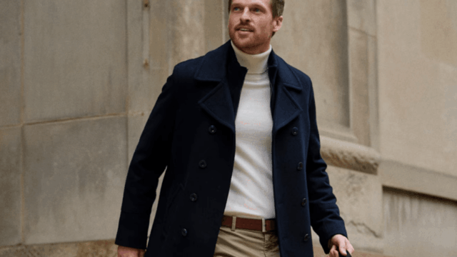 Muitas roupas elegantes da Guy's Wearhouse são profundamente reduzidas com esta venda com prejuízo 

