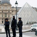 Museu do Louvre fechado após assalto, diz autoridade francesa