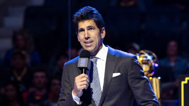 Myers deixa a ESPN e se inscreve na equipe de atividades esportivas liderada por Harris 

