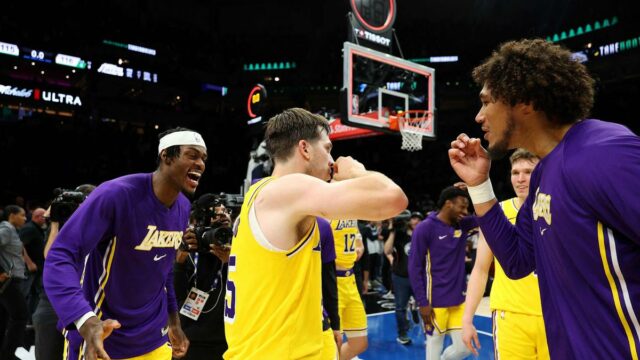 NBA aprova venda do Los Angeles Lakers para Mark Walter lightbox-info