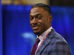 NFL Tale Robert Lion III e membros da família associados ao acidente de veículo ‘assustador’ A estrela da NFL Randall Cobb e a família com sorte de estar vivos depois que o carregador de Tesla começa o fogo da casa