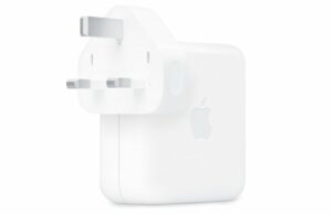 Na Europa, o novo MacBook Pro da Apple vem sem carregador de bateria Apple MacBook Pro