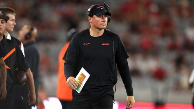 'Não apropriado': Oregon State (0-7) dispensa Bray 

