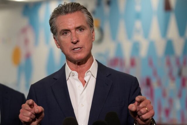 Newsom levará em consideração a residência branca após as provas Newsom levará em consideração a residência branca após as provas intermediárias de 2026