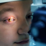 Novo implante dentário de retina recupera visão em clientes com perda irreparável de visão