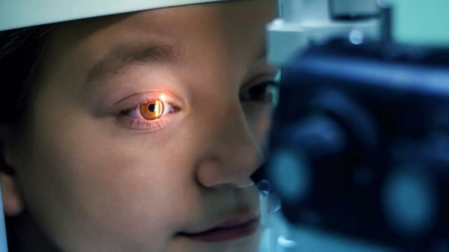 Novo implante dentário de retina recupera visão em clientes com perda irreparável de visão 

