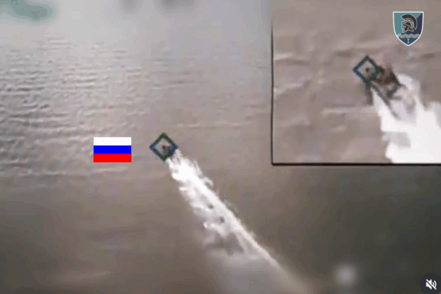 As imagens mostram ataques contra russos na área pantanosa do rio Dnipro (40ª Brigada de Defesa Costeira do Corpo de Fuzileiros Navais Ucraniano)