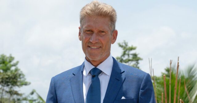 O Golden-Bachelor-Gerry-turner-Is-Engaged-to-lana-sutton.jpg