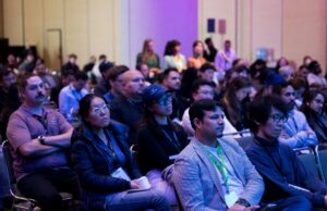 O CEO da Box, Aaron Levie, sobre como a IA está alterando o cenário de SaaS de risco O CEO da Box, Aaron Levie, sobre como a IA está alterando o cenário de SaaS de risco