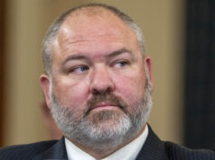 O IRS pode não ter sido armado antes, mas aperte o cinto ARQUIVO - George Soros, fundador e presidente da Open Society Foundations, participa da cerimônia do Prêmio Joseph A. Schumpeter em Viena, Áustria, em 21 de junho de 2019. Enquanto o ex-presidente Donald Trump se prepara para uma possível acusação relacionada a pagamentos silenciosos feitos em seu nome durante sua campanha de 2016, os republicanos que criticam o caso como tendo motivação política estão culpando um alvo frequente: Soros. (Foto AP / Ronald Zak, Arquivo)