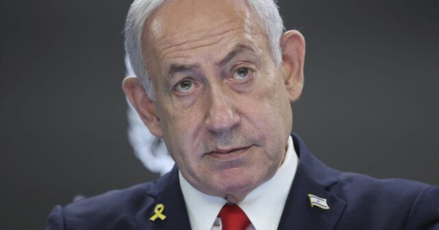 O primeiro -ministro israelense Benjamin Netanyahu fala durante uma conferência de imprensa no Gabinete do Primeiro Ministro em Jerusalém, domingo, 10 de agosto de 2025. (Foto de Abir Sultan/Pool via AP)