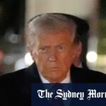 O secretário de Saúde dos EUA, Robert F. Kennedy Jr, e o presidente Donald Trump na Casa Branca no início deste mês.