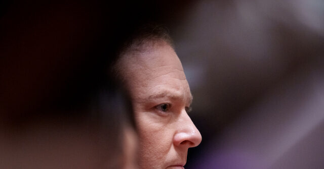 O chefe da EPA, Lee Zeldin, critica a paralisação de O chefe da EPA, Lee Zeldin, critica a paralisação de Schumer depois que a agência foi forçada a dispensar 4.000 funcionários