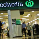 O chefe de Woolies apóia a carne bovina enquanto ativistas iniciam o desmatamento de terras na AGM