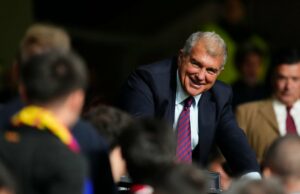 O chefe de estado do clube aplaudiu a oferta programada para a celebridade do Manchester United, ‘superando suposições’ e vale cada centavo O chefe de estado do clube aplaudiu a oferta programada para a celebridade do Manchester United, 'superando suposições' e vale cada centavo