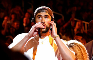 O consultor da Casa Branca diz que os agentes do gelo participarão do show de intervalo do Bad Bunny Super Bowl: ‘We Will Deport You’ O consultor da Casa Branca diz que os agentes do gelo participarão do show de intervalo do Bad Bunny Super Bowl: 'We Will Deport You'