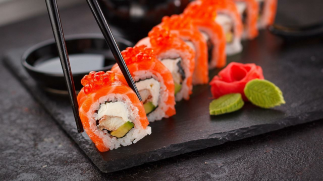 O conto de sushi japonês Jiro Ono transforma 100; aqui O conto de sushi japonês Jiro Ono transforma 100; aqui está tudo que você precisa saber sobre ele