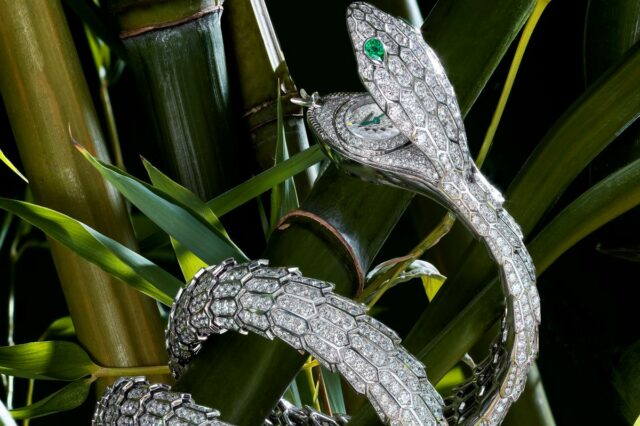 Relógio de alta joalheria Bulgari Serpenti Misteriosi, preço sob consulta em London Jewelers, 2118 Northern Blvd., Manhasset, LI