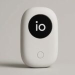 O dispositivo de hardware secreto da AI de Jony Ive teria adiado por três problemas fundamentais | Uma renderização semelhante a Pebble criada por chatgpt