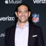 O especialista em esportes da Fox, Mark Sanchez, em 'Problema Seguro' depois de esfaquear em Indianapolis