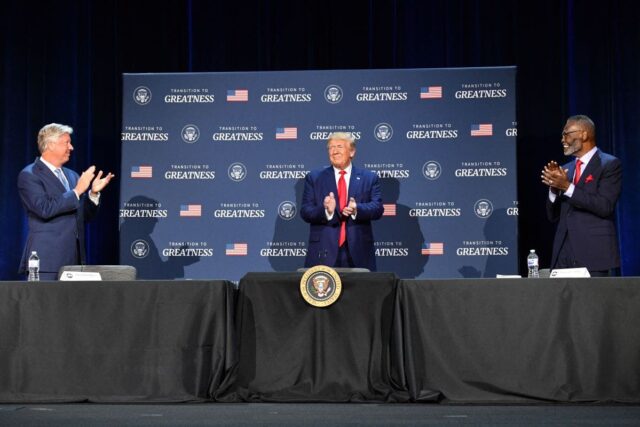 O ex-consultor expirual de Donald Trump se declara culpado do uso indevido de sexo jovem 

