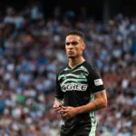 Antony comemorando uma vitória com o Real Betis