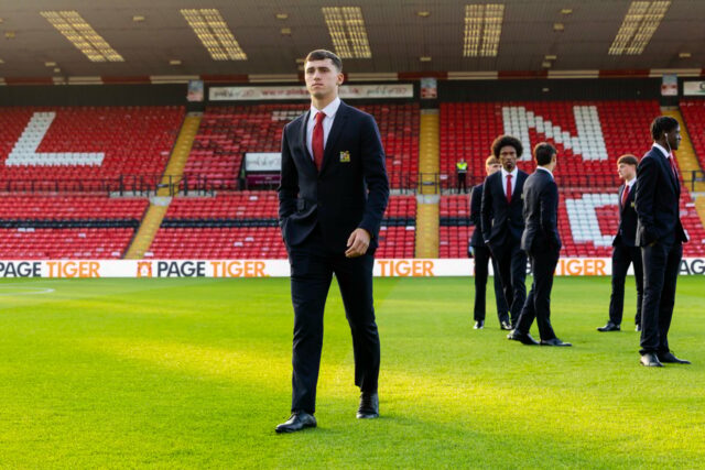 James Scanlon jogando pelo Manchester United Sub-21 contra o Lincoln City