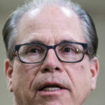 O governador Mike Braun convoca sessão especial sobre redistritamento de Indiana e alinhamento do código tributário