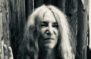 O novo livro de memórias hipnotizante de Patti Smith olha para trás com admiração – e tristeza O novo livro de memórias hipnotizante de Patti Smith olha para trás com admiração - e tristeza