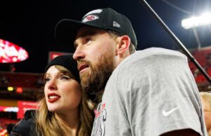 O número de vezes que Taylor Swift responde a Travis Kelce no videoclipe de ‘Destiny of Ophelia’ Taylor-Swift-and-Travis-Kelce-Gettyimages-2196123501