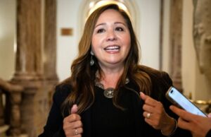 O orador de áudio Johnson afirmou que certamente atestaria a nova residência democrata ‘tão rapidamente quanto ela deseja.’ Atualmente os republicanos estão voltando Yahoo news home