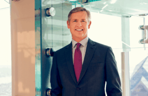 Mike Cavanagh, da Comcast, estende contrato até 2029