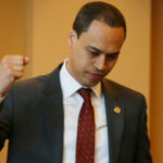 O presidente do DNC afirma que os eleitores perdoaram Jay Jones por textos violentos, mas as pesquisas na Virginia AG Race dizem o contrário