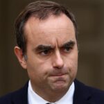 O primeiro -ministro francês renuncia menos de um mês depois de assumir o cargo