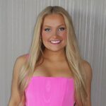 A líder de torcida do Kentucky, Laken Snelling, não estava em casa quando a polícia encontrou seu bebê morto em seu armário