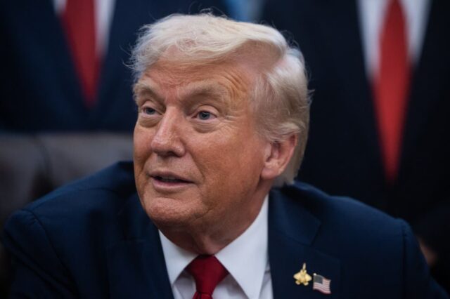 O ranking de autorização de Donald Trump documenta o documento baixo para o 2º mandato 


