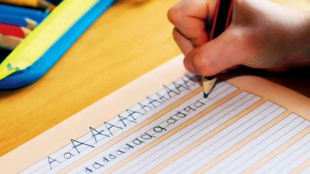 O reconhecimento precoce e a assistência podem ajudar as crianças O reconhecimento precoce e a assistência podem ajudar as crianças com dislexia a alcançar o sucesso