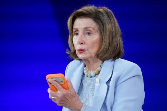 O repórter da Encounter Press de Nancy Pelosi sobre a Guarda Nacional se torna viral - 'Pare de falar' 

