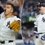 Austin Wells (28) do New York Yankees comemora depois de acertar um single do RBI durante o oitavo turno contra o Boston Red Sox durante o segundo jogo da rodada curinga dos playoffs de 2025 MLB no Yankee Stadium.
