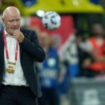 O técnico tcheco Ivan Hasek recebeu alta após derrota surpreendente para as Ilhas Faroe na certificação Globe Mug