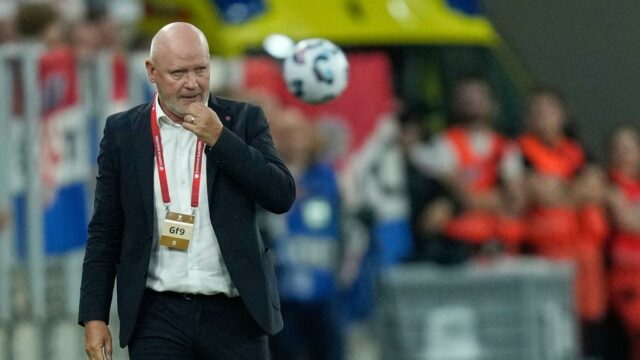 O técnico tcheco Ivan Hasek recebeu alta após derrota surpreendente para as Ilhas Faroe na certificação Globe Mug 

