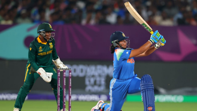 ODI Feminino's WC 2025: A batida de 94 corridas de Richa Ghosh leva a Índia a 251 corridas contra SA 

