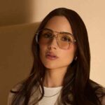 Olivia Culpo compartilha Go To Outfit enquanto faz malabarismos com a vida da mãe e o lançamento da moda