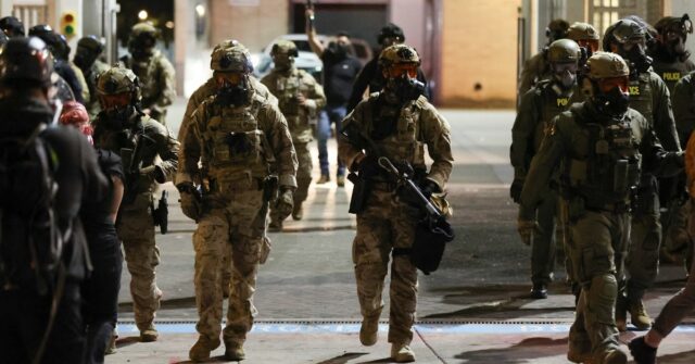 'On-American': o governador bate o 'ultimato' militar de Trump

